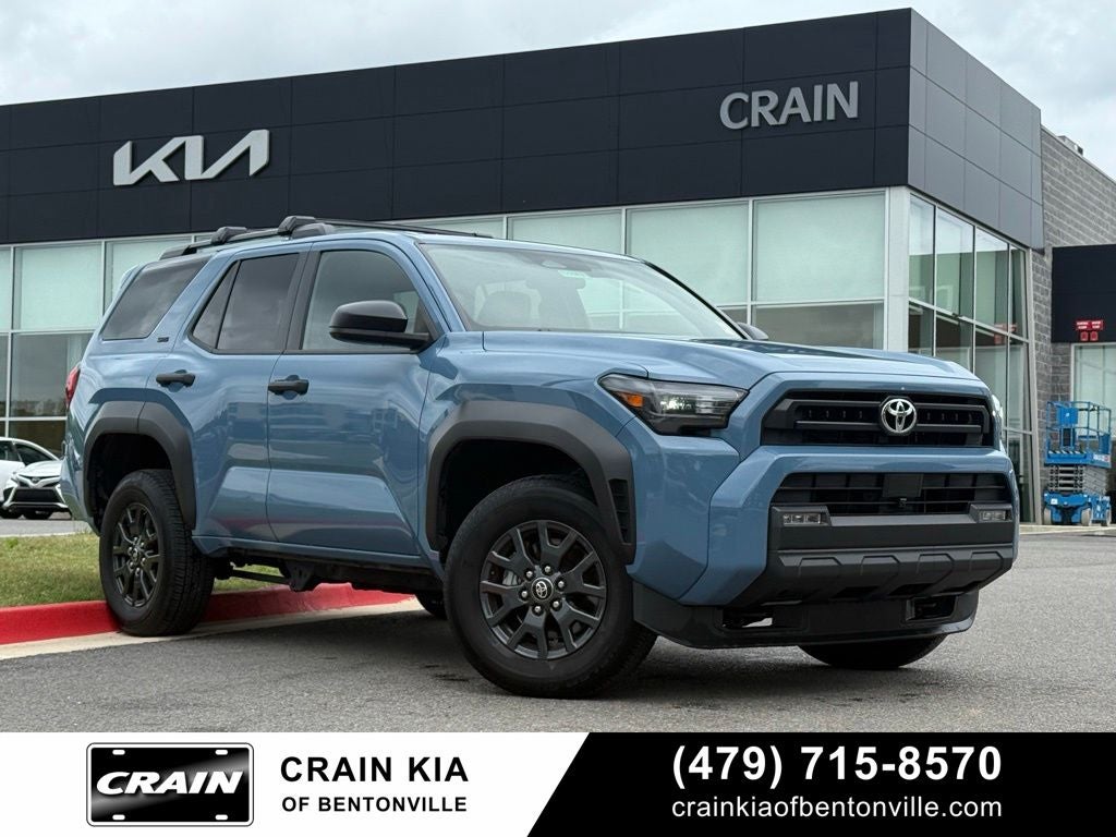 2025 Toyota 4Runner SR5 - 4WD / CLEAN CARFAX / ONE OWNER