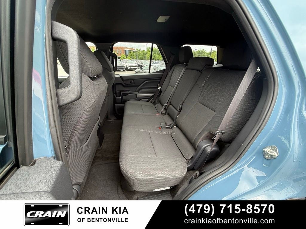 2025 Toyota 4Runner SR5 - 4WD / CLEAN CARFAX / ONE OWNER