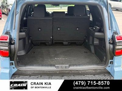 2025 Toyota 4Runner SR5 - 4WD / CLEAN CARFAX / ONE OWNER