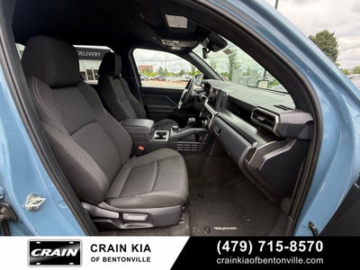 2025 Toyota 4Runner SR5 - 4WD / CLEAN CARFAX / ONE OWNER