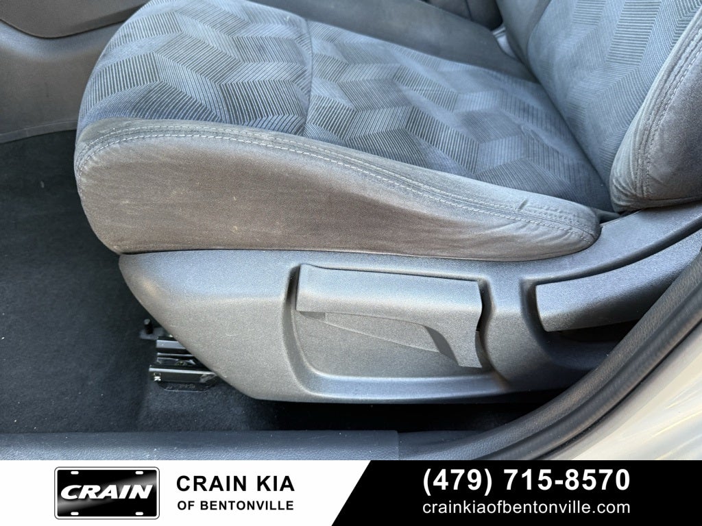 2015 Nissan Rogue S - AWD / CLEAN CARFAX