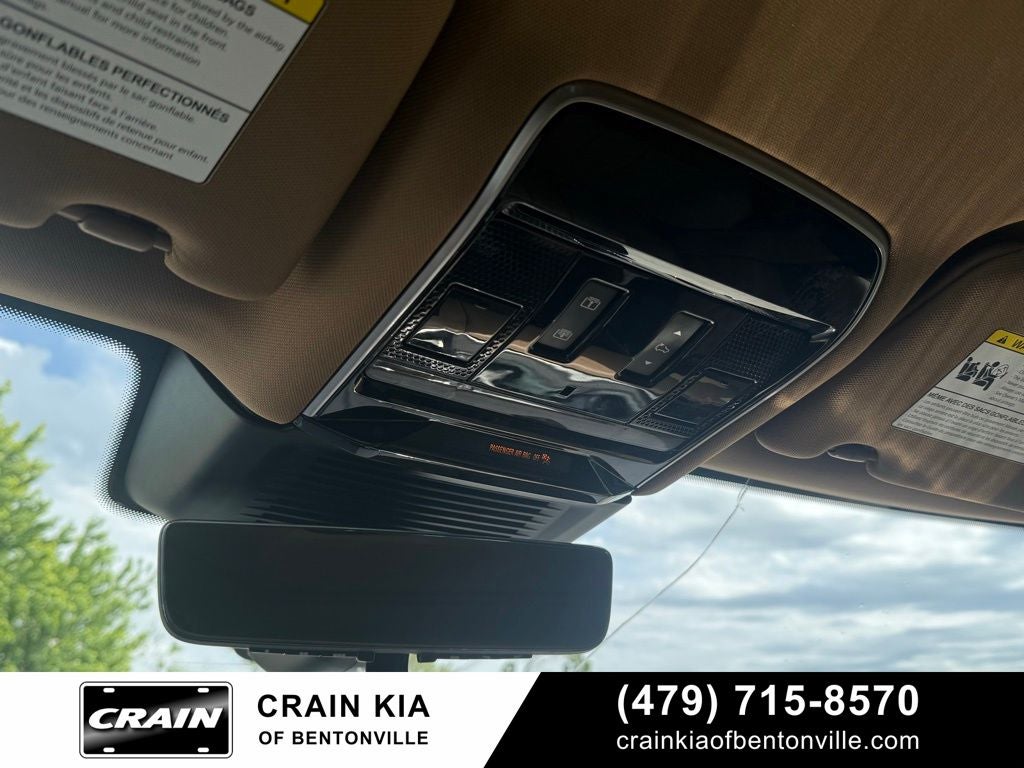2025 Land Rover Range Rover SE LWB - 3RD ROW / AWD / ONE OWNER