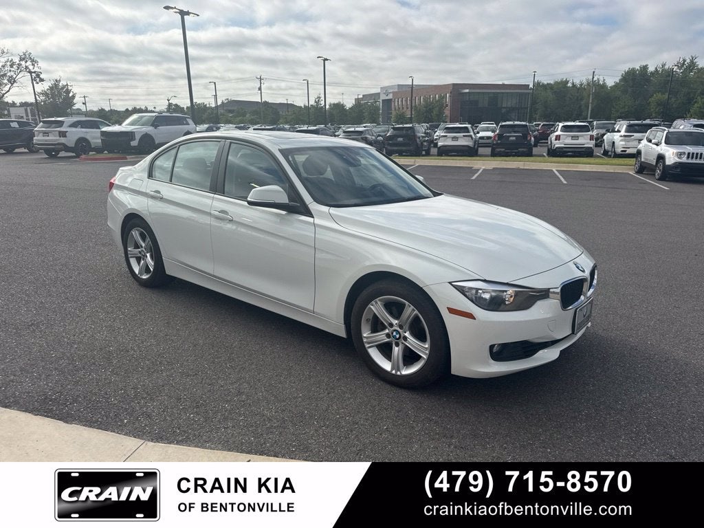 2015 BMW 3 Series 328i xDrive - AWD / SUNROOF