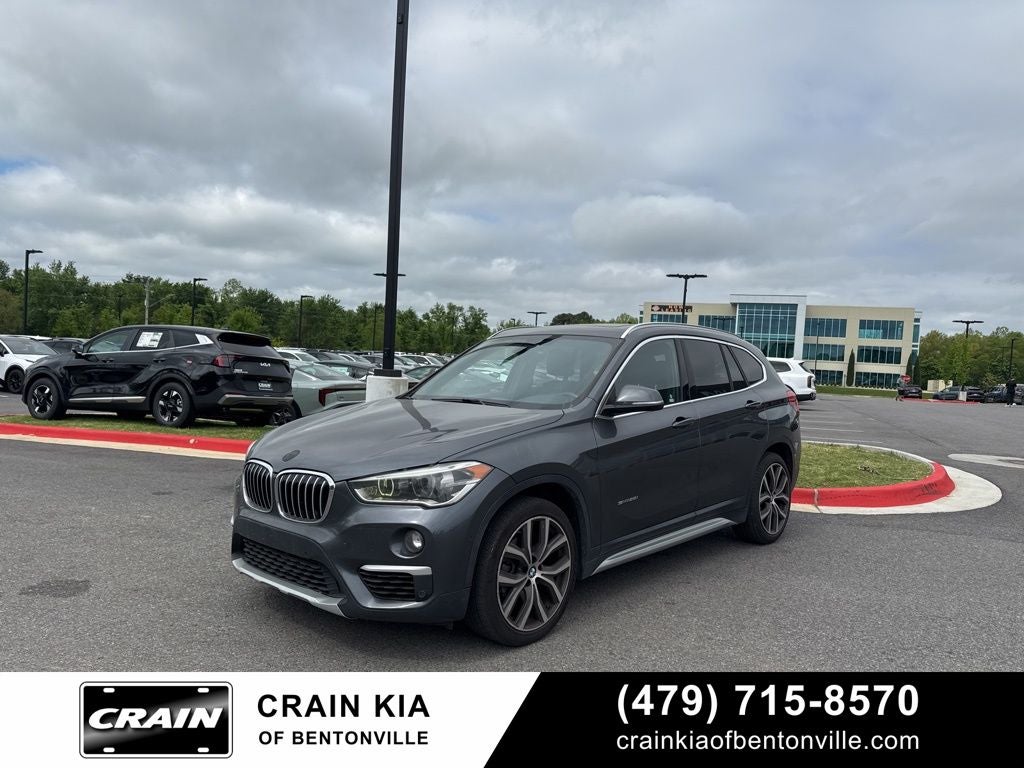2017 BMW X1 sDrive28i - CLEAN CARFAX / PANORAMIC SUNROOF