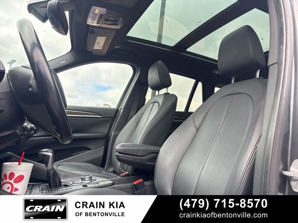2017 BMW X1 sDrive28i - CLEAN CARFAX / PANORAMIC SUNROOF