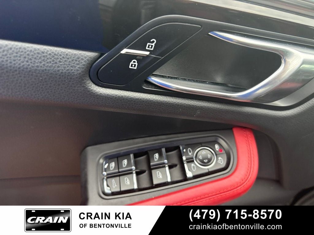 2021 Porsche Macan Base - AWD / PANORAMIC SUNROOF / CLEAN CARFAX