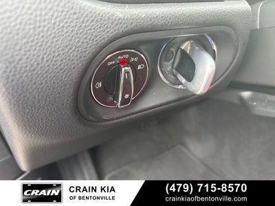 2021 Porsche Macan Base - AWD / PANORAMIC SUNROOF / CLEAN CARFAX