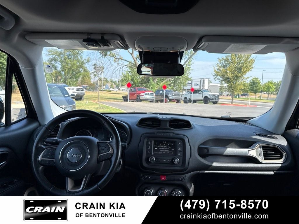 2017 Jeep Renegade Latitude - 4WD / CLEAN CARFAX / DUAL SUNROOF