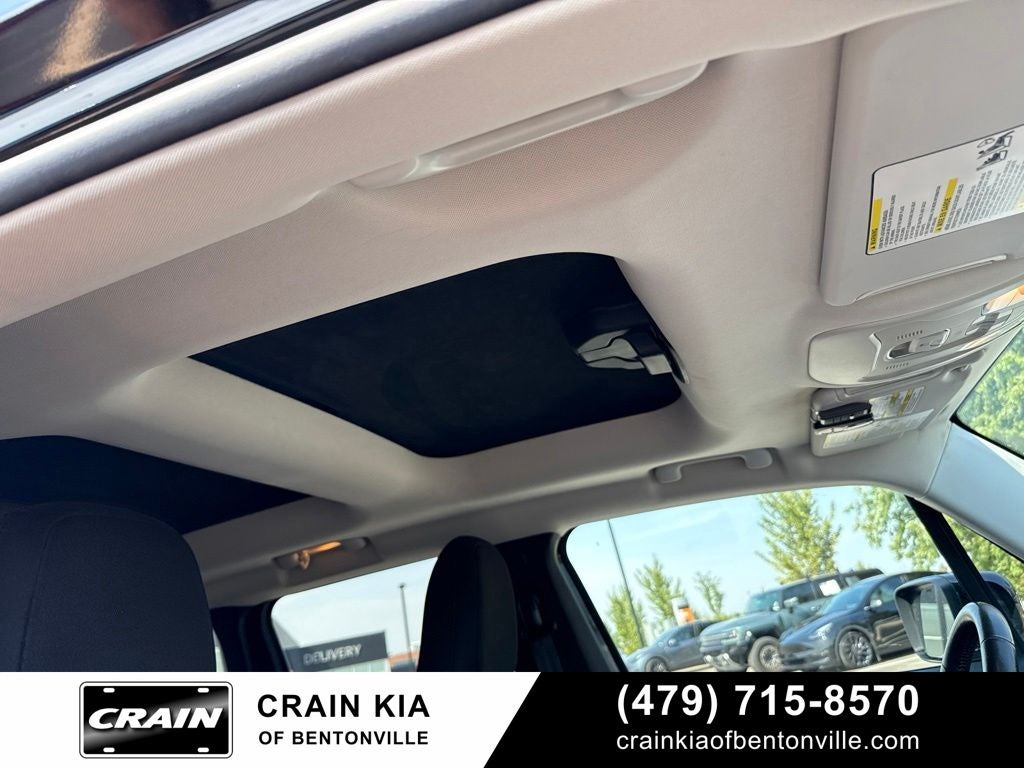 2017 Jeep Renegade Latitude - 4WD / CLEAN CARFAX / DUAL SUNROOF