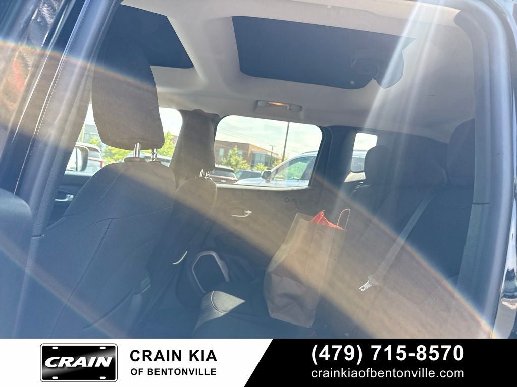 2017 Jeep Renegade Latitude - 4WD / CLEAN CARFAX / DUAL SUNROOF