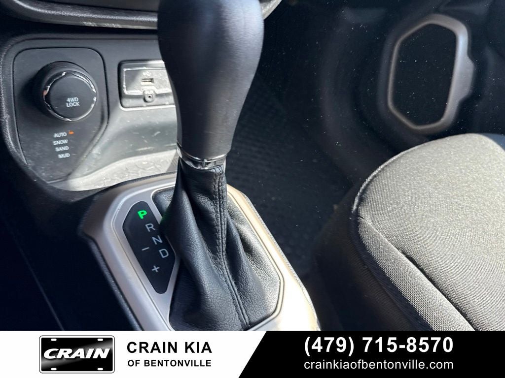 2017 Jeep Renegade Latitude - 4WD / CLEAN CARFAX / DUAL SUNROOF