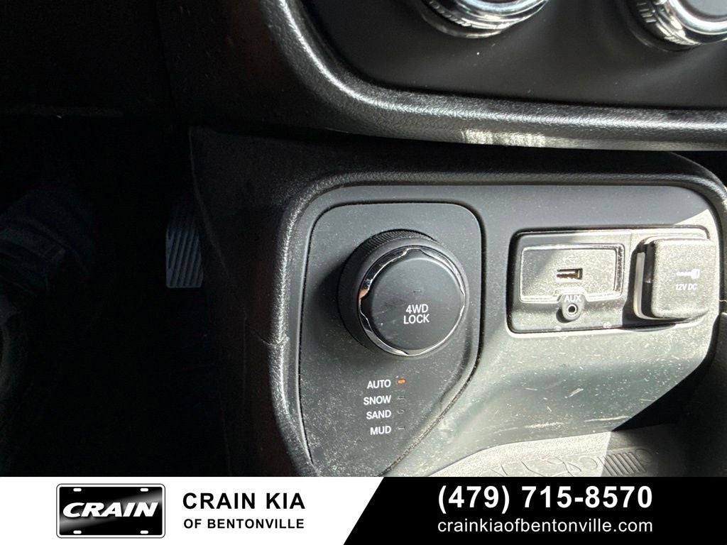2017 Jeep Renegade Latitude - 4WD / CLEAN CARFAX / DUAL SUNROOF