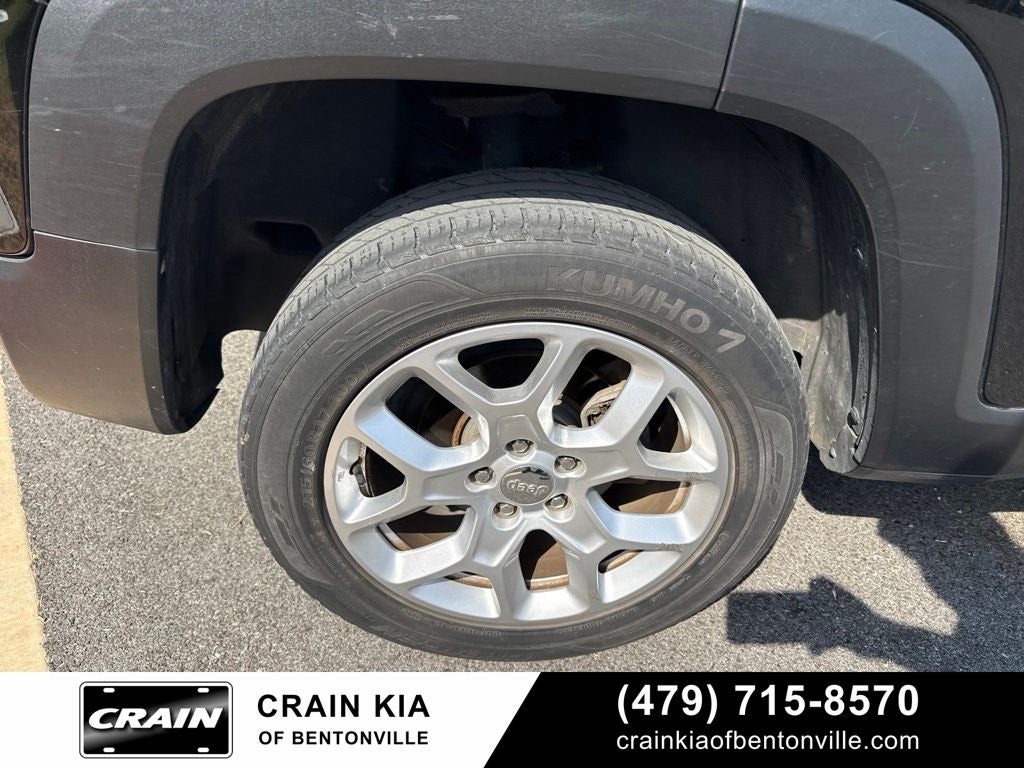 2017 Jeep Renegade Latitude - 4WD / CLEAN CARFAX / DUAL SUNROOF