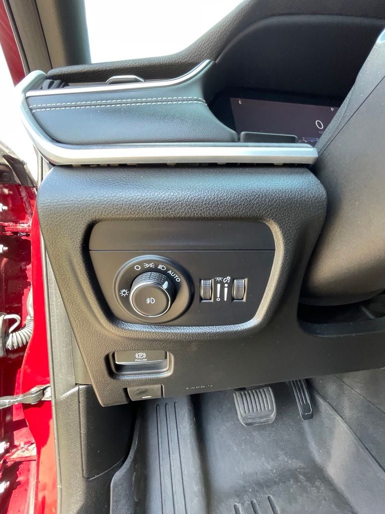 2025 Jeep Grand Cherokee L Limited DUAL MOONROOF / HEATED SEATS / LUXURY TECH GROUP I