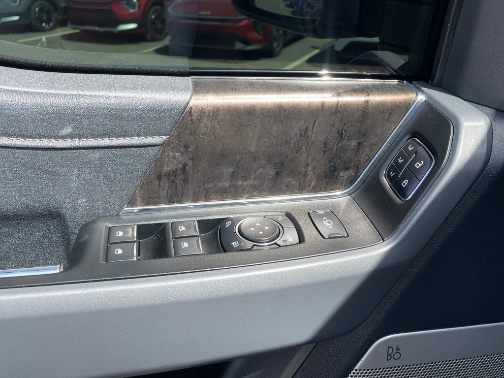 2024 Ford F-250SD Lariat 4X4 / HEATED SEATS / NAV