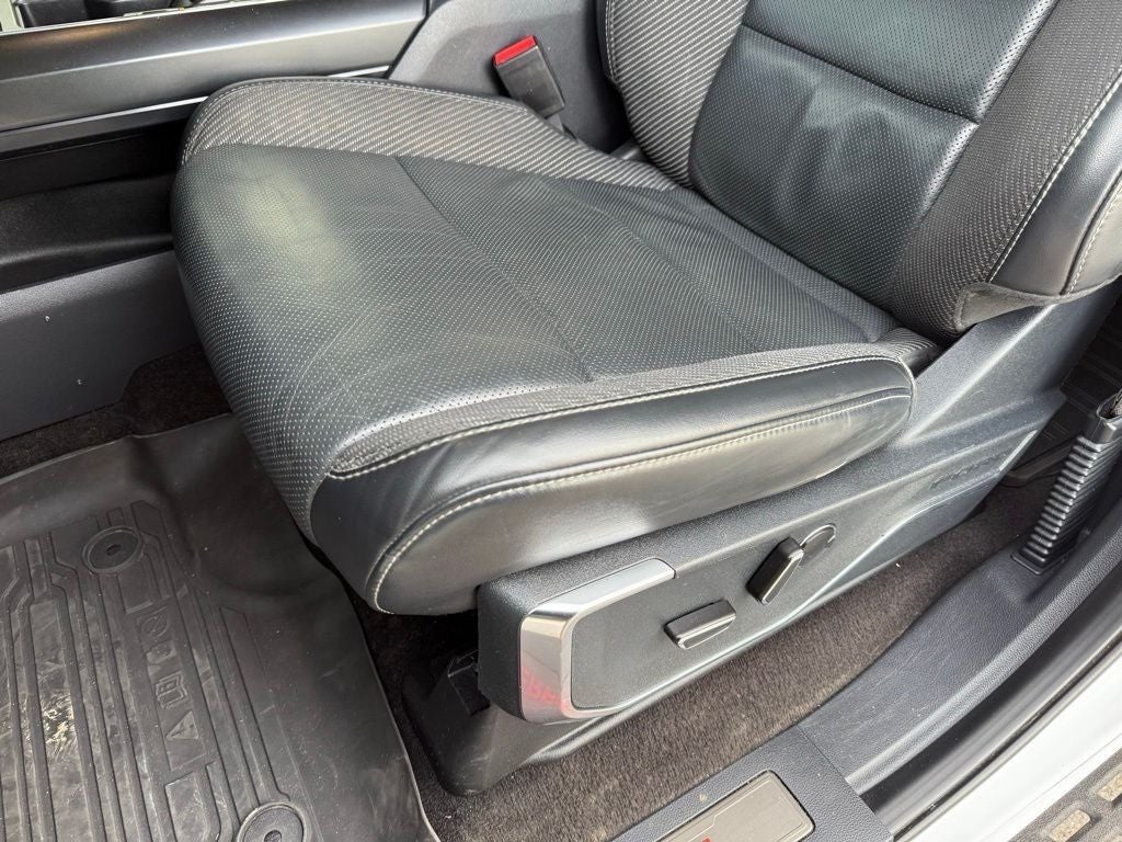 2022 Ford F-150 Raptor HEATED AND COOLED SEATS / 4X4 / NAV