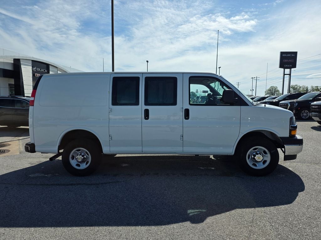 2024 Chevrolet Express 3500 Work Van CARGO / ONE OWNER / CLEAN CARFAX