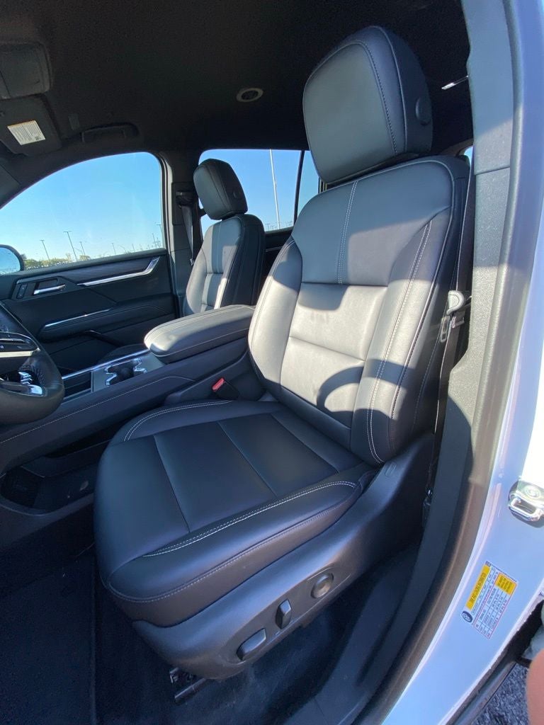 2024 GMC Acadia Elevation NAV / LUXURY PACKAGE / HEATED SEATS