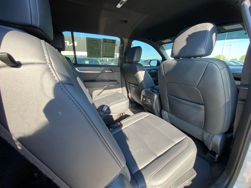 2024 GMC Acadia Elevation NAV / LUXURY PACKAGE / HEATED SEATS