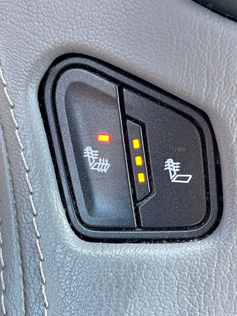 2018 Chevrolet Suburban LT HEATED SEATS / CLEAN CARFAX
