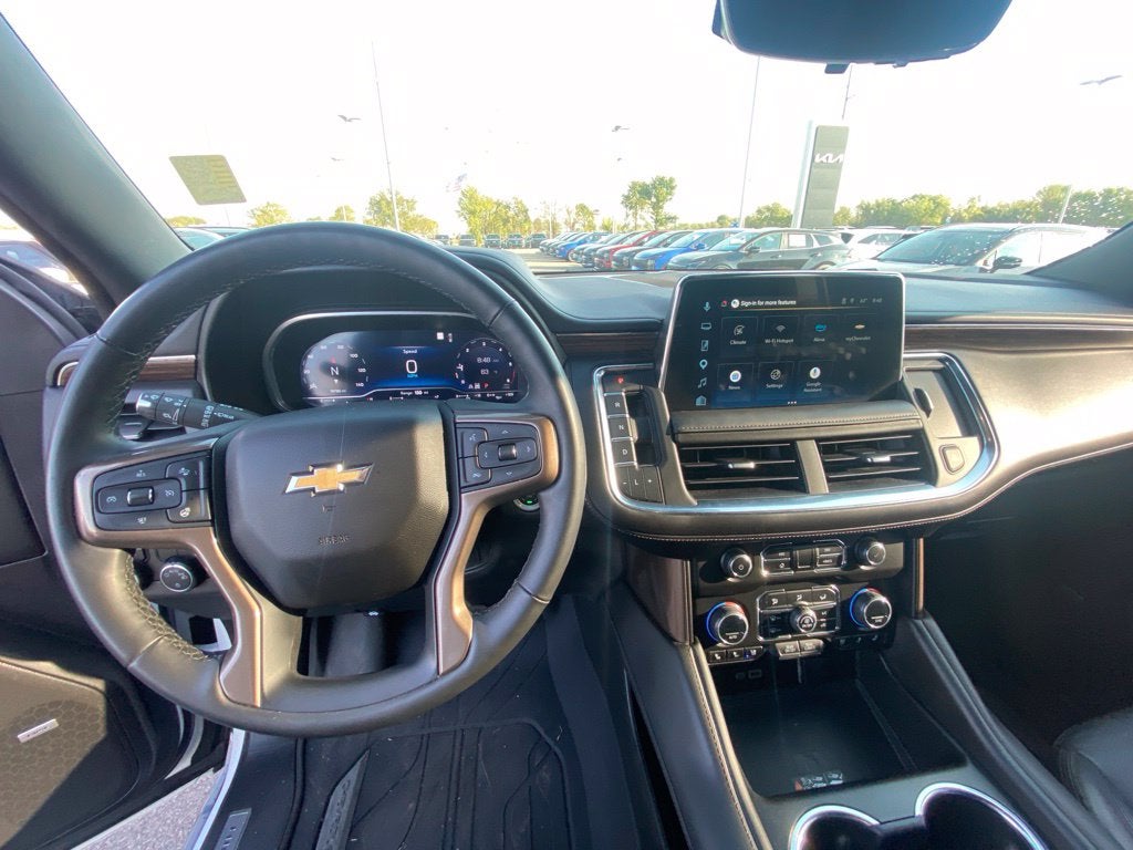 2023 Chevrolet Tahoe High Country ONE OWNER / SUNROOF / LEATHER / HEATED SEATS