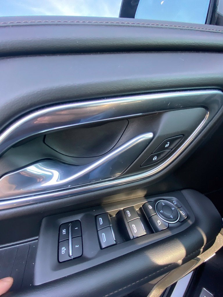 2023 Chevrolet Tahoe High Country ONE OWNER / SUNROOF / LEATHER / HEATED SEATS