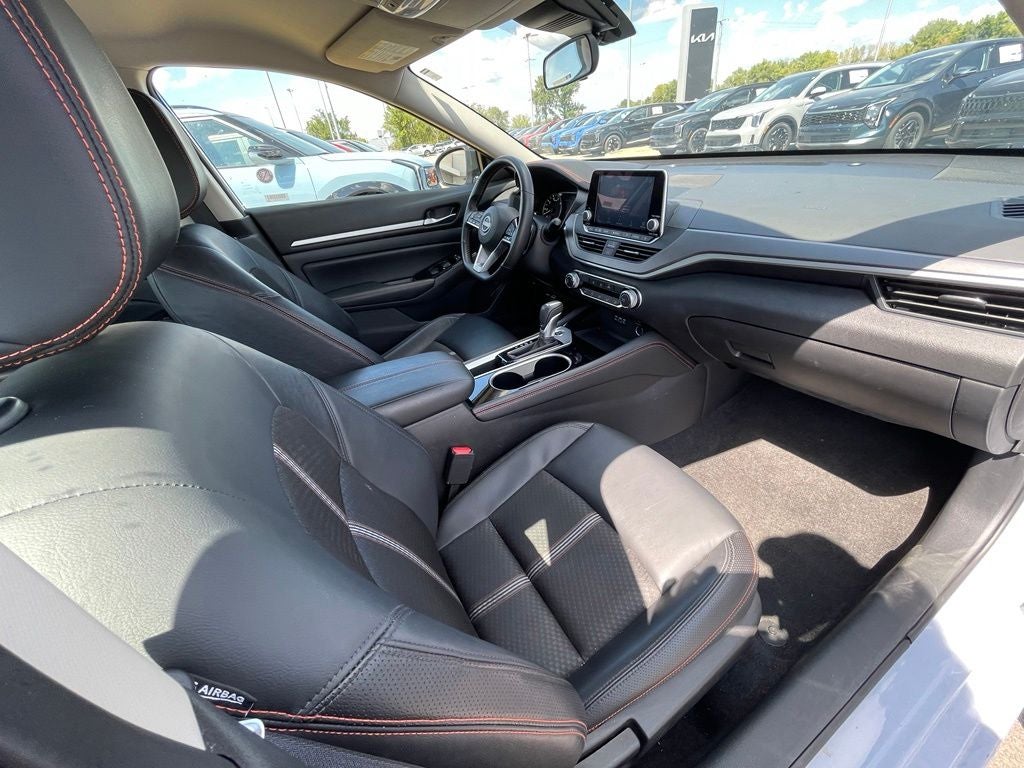 2025 Nissan Altima 2.5 SR ONE OWNER / POWER DRIVERS SEAT / BLIND SPOT