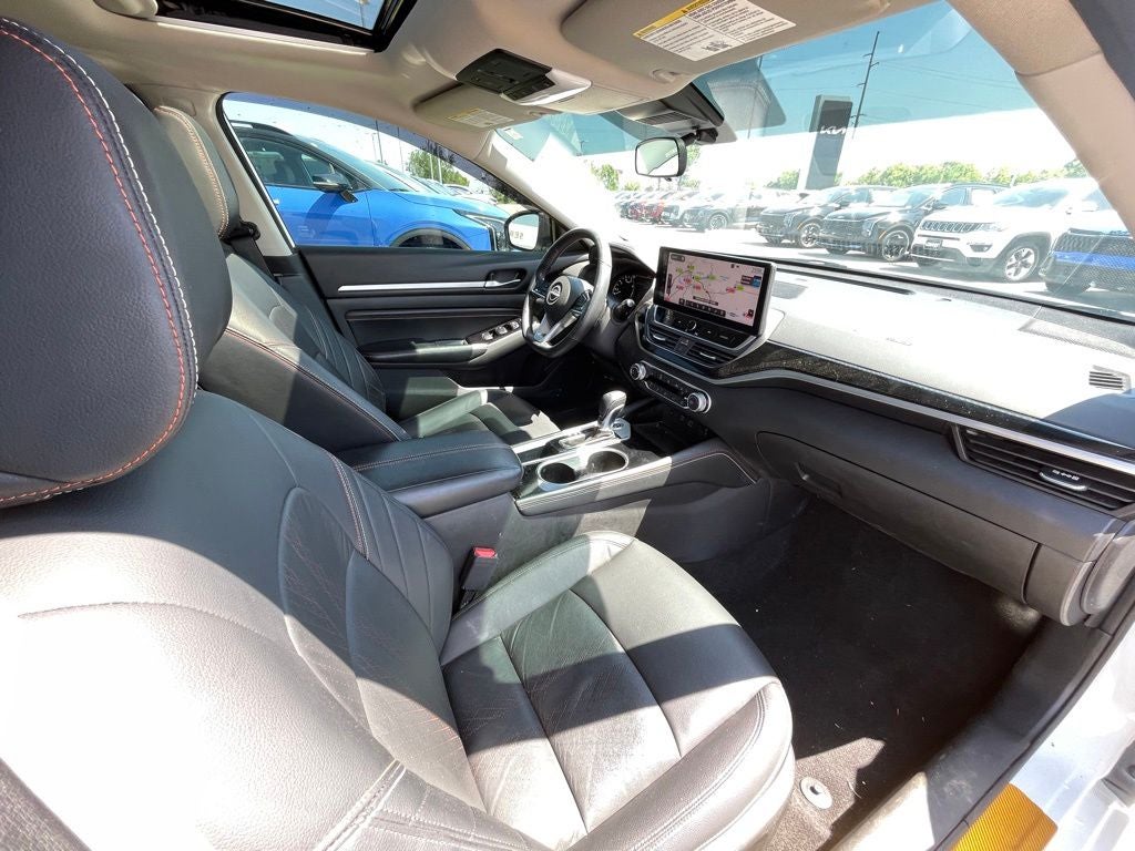 2023 Nissan Altima 2.5 SR MOONROOF / HEATED SEATS