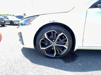 2023 Nissan Altima 2.5 SR MOONROOF / HEATED SEATS