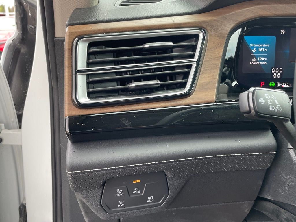 2025 Volkswagen Atlas 2.0T SE w/Technology ONE OWNER / HEATED SEATS