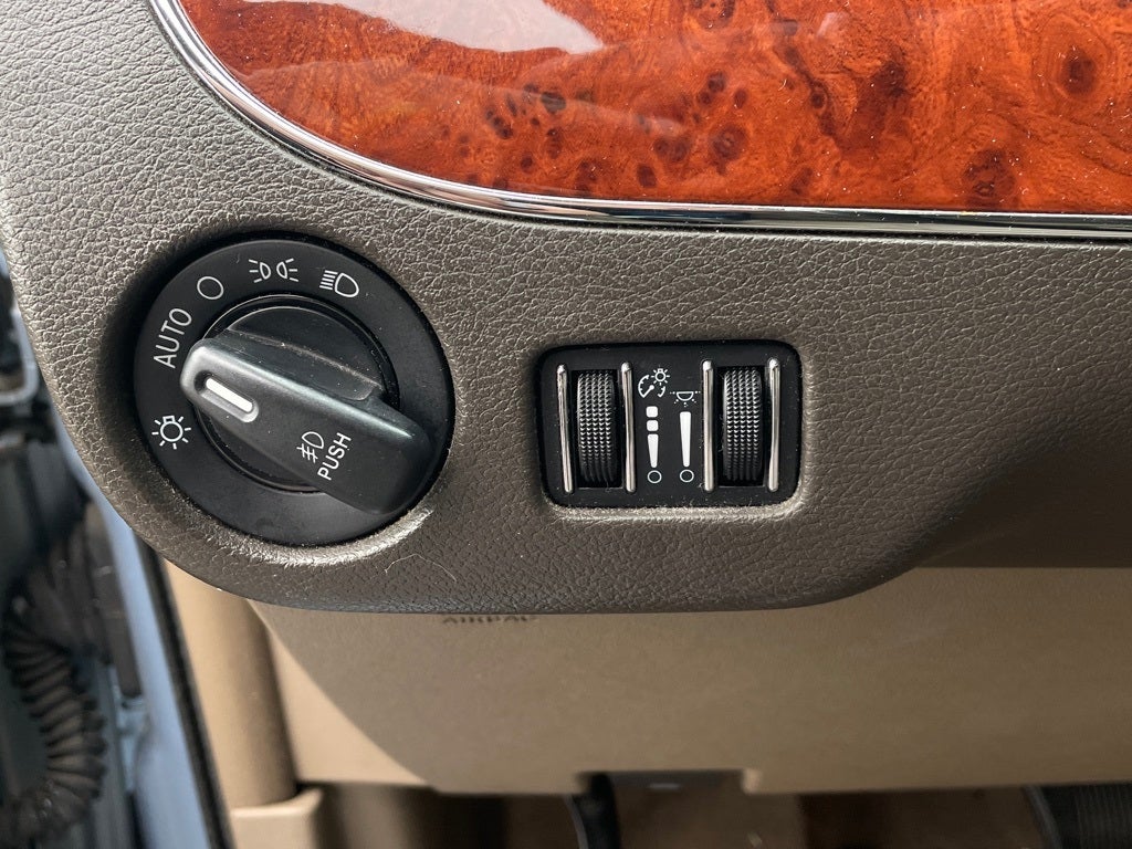 2013 Chrysler Town & Country Touring CLEAN CARFAX / LOW PAYMENTS