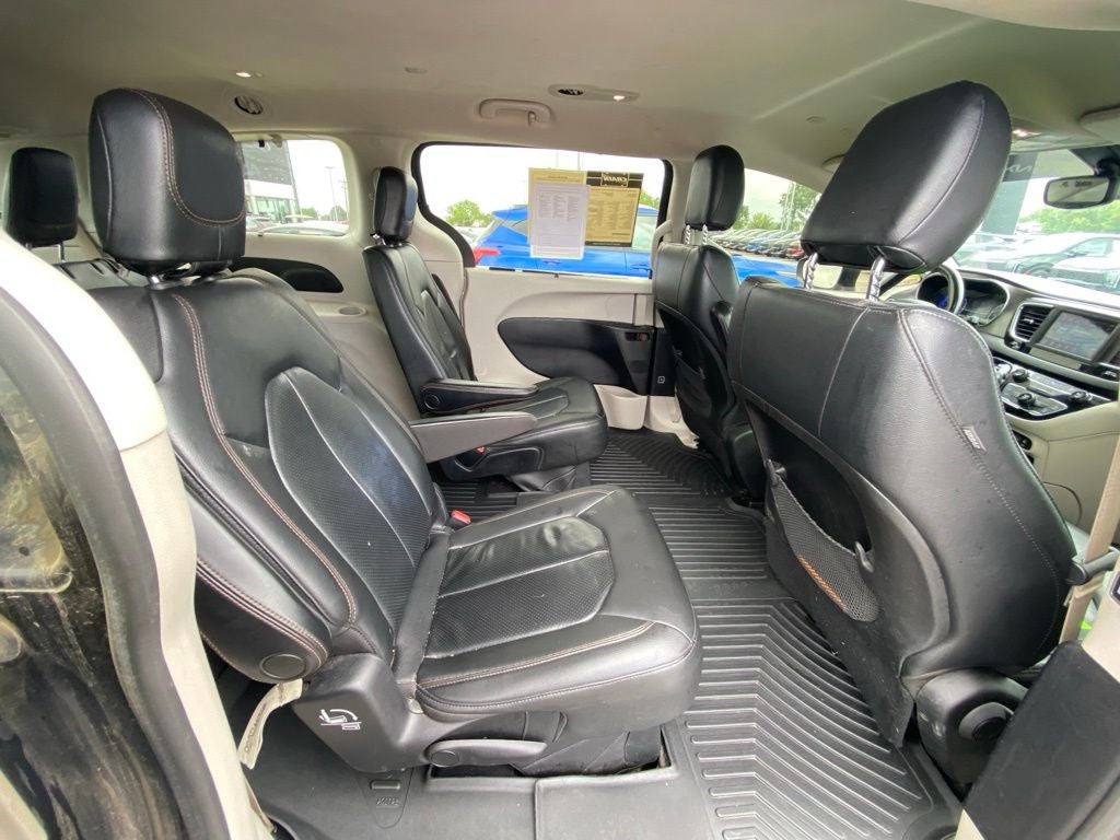 2020 Chrysler Pacifica Touring L POWER LIFT GATE / HEATED SEATS