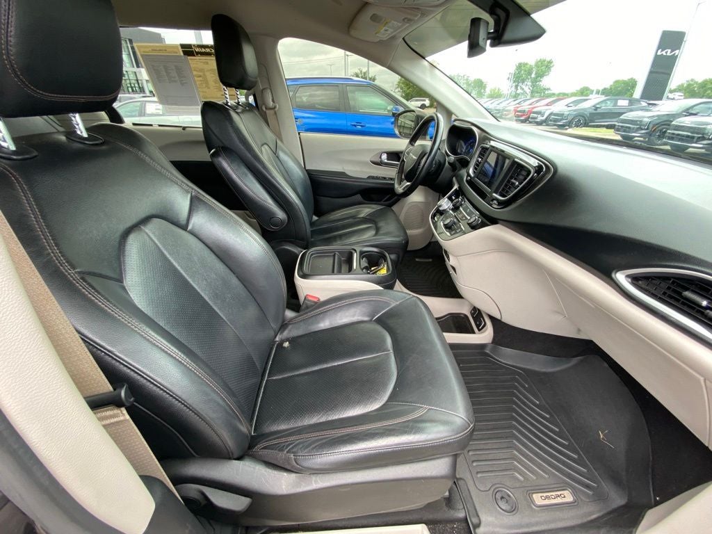 2020 Chrysler Pacifica Touring L POWER LIFT GATE / HEATED SEATS
