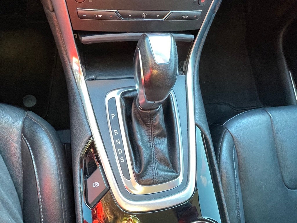 2015 Ford Edge Titanium VERY CLEAN / LOW PAYMENTS