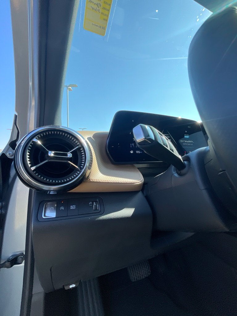 2025 Chevrolet Equinox ACTIV ONE OWNER / HEATED SEATS / NAV