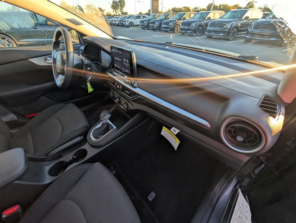 2023 Kia Forte LXS CPO / ONE OWNER