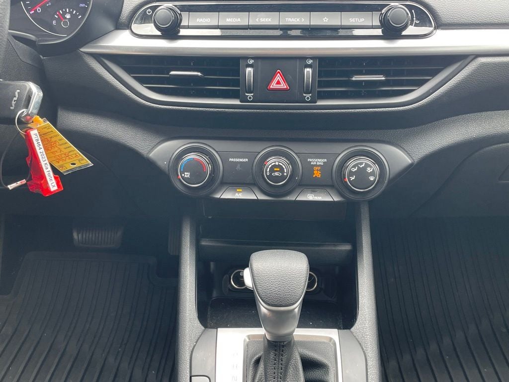 2023 Kia Forte LX ONE OWNER / CLEAN CARFAX