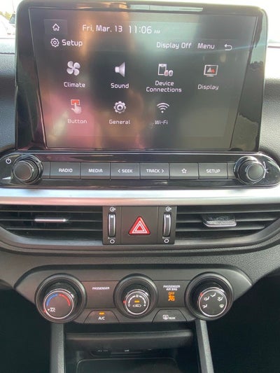 2024 Kia Forte LXS ONE OWNER / CLEAN CARFAX