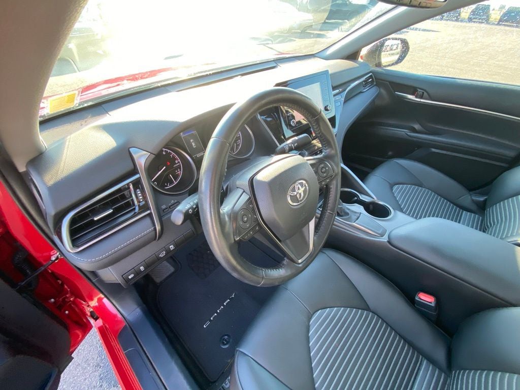 2021 Toyota Camry SE ONE OWNER / CLEAN CARFAX