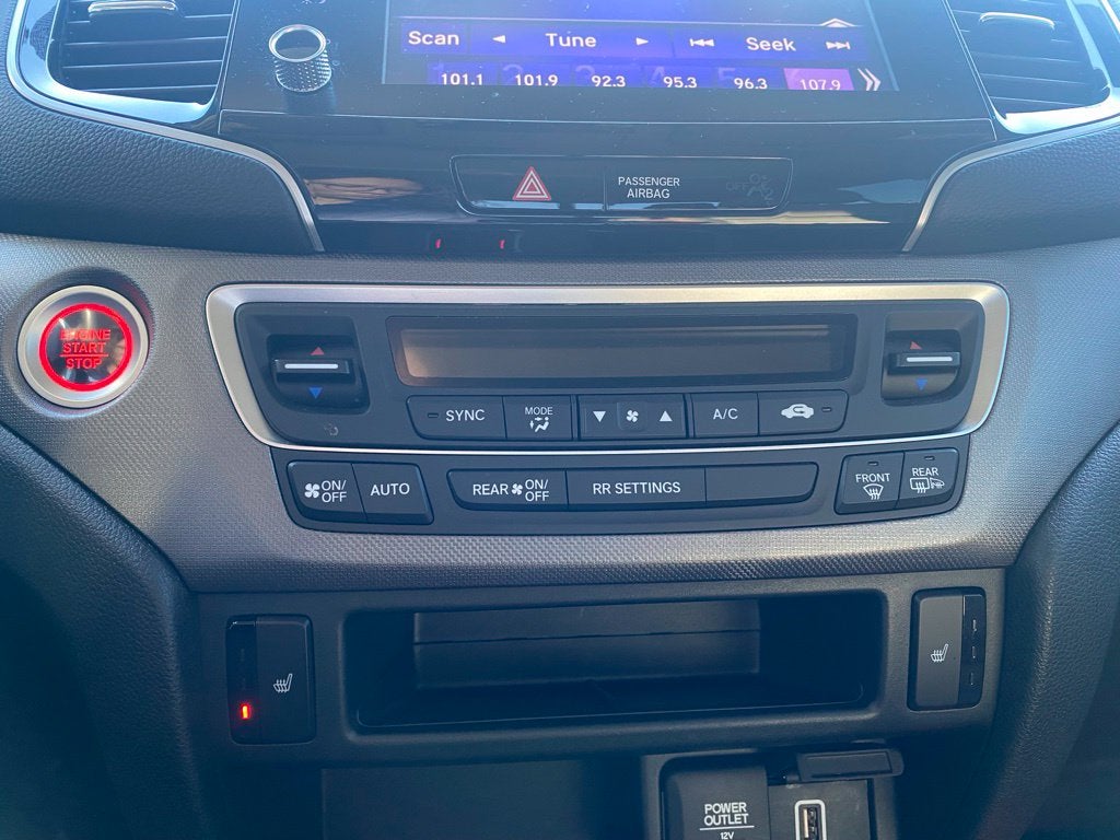 2023 Honda Ridgeline RTL AWD / POWER DRIVERS SEATS / MOONROOF