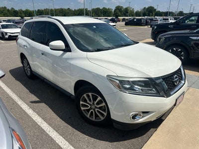 2016 Nissan Pathfinder SV
