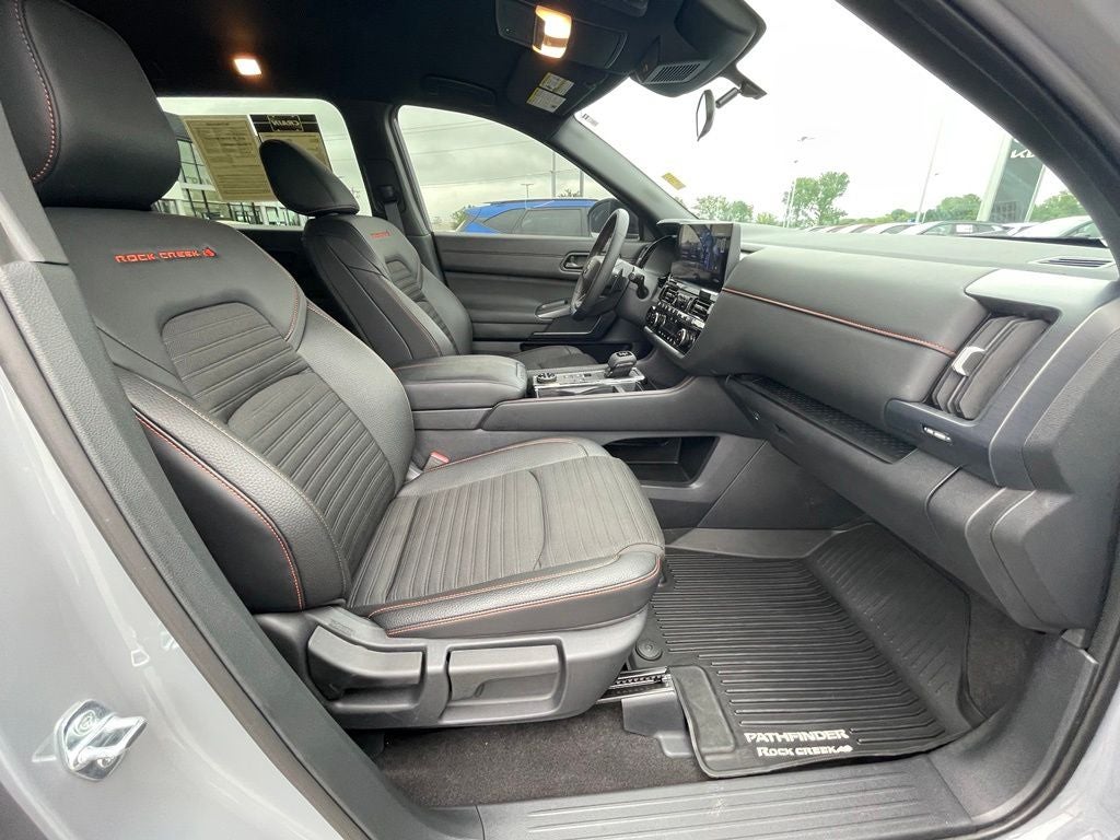2026 Nissan Pathfinder Rock Creek 4X4 / HEATED SEATS / ONE OWNER