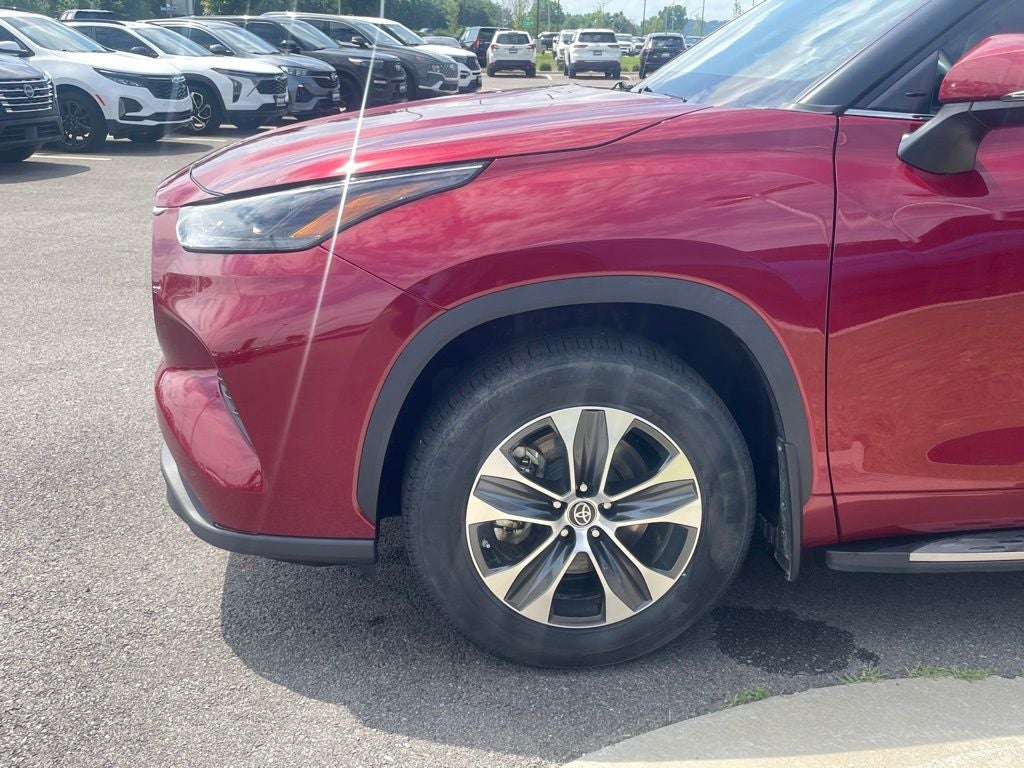 2023 Toyota Highlander Hybrid XLE HEATED SEATS / ONE OWNER / CLEAN CARFAX