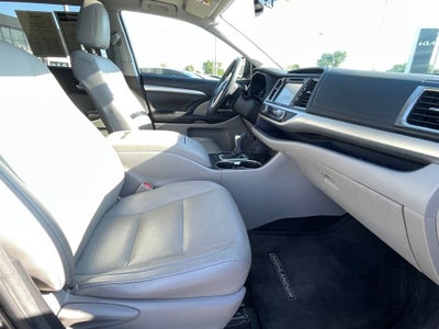 2016 Toyota Highlander XLE V6