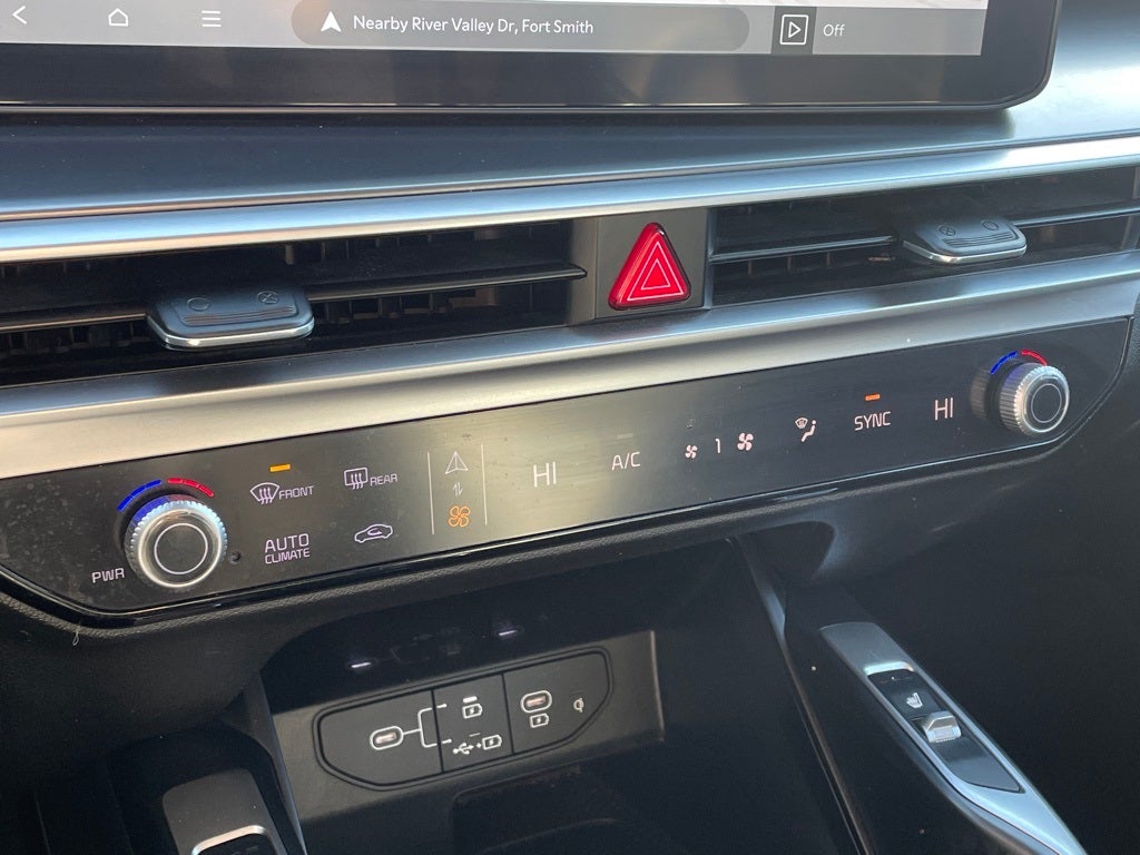 2024 Kia Sorento S LEATHER / HEATED SEATS