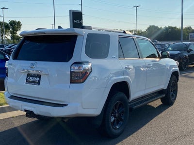 2022 Toyota 4Runner SR5 4X4 / CLEAN CARFAX