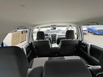 2022 Toyota 4Runner SR5 4X4 / KEYLESS ENTRY