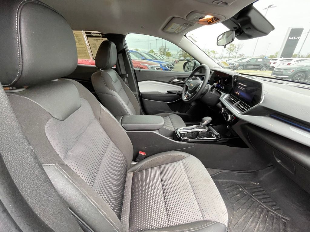 2025 Chevrolet Trax LT HEATED SEATS / ONE OWNER