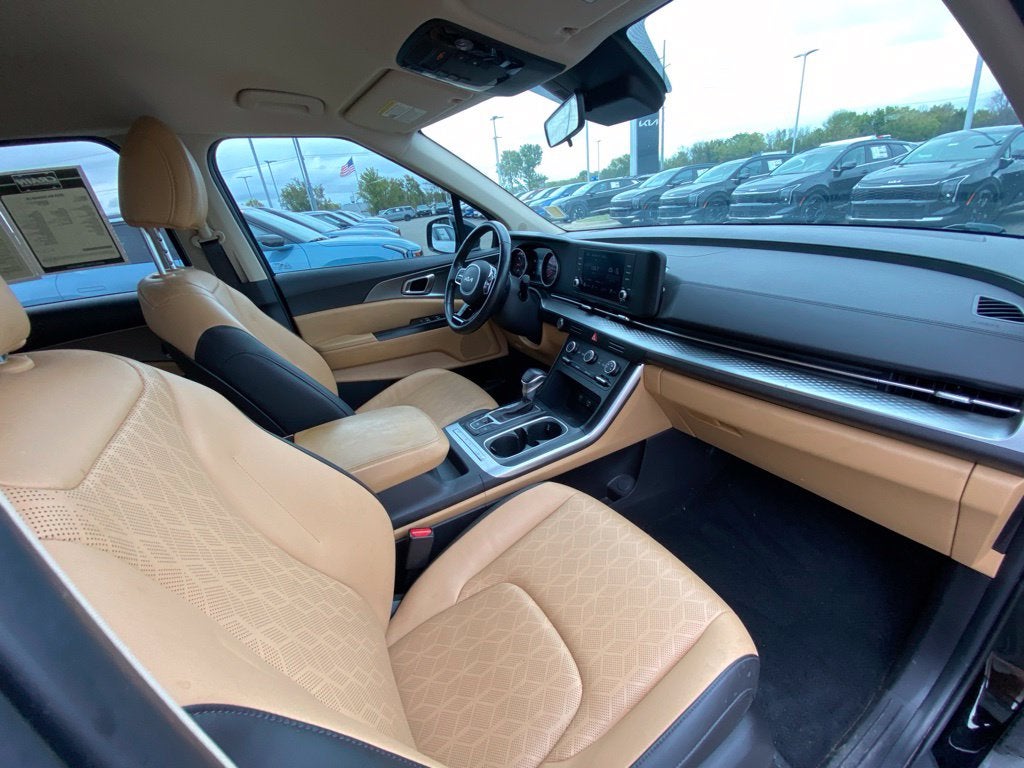 2024 Kia Carnival LX APPLE CARPLAY / 3RD ROW