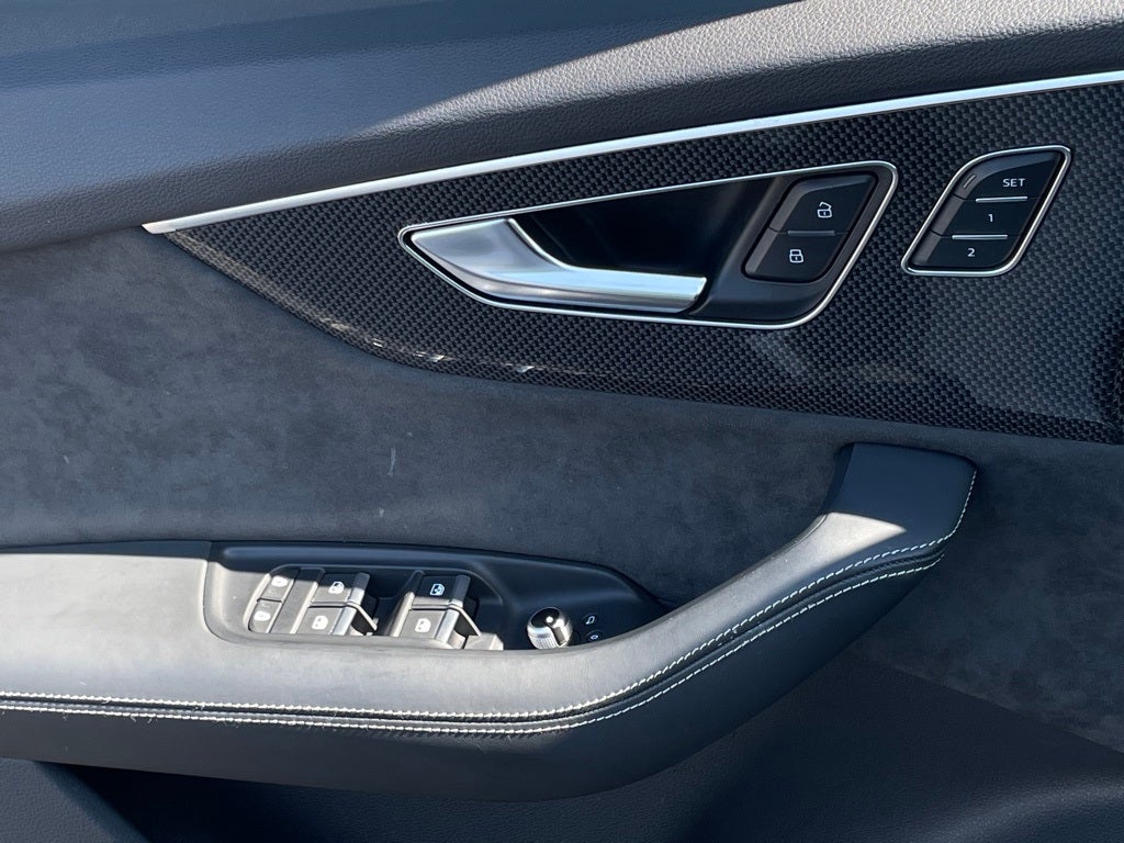 2022 Audi SQ7 MOONROOF / LEATHER / HEATED SEATS quattro